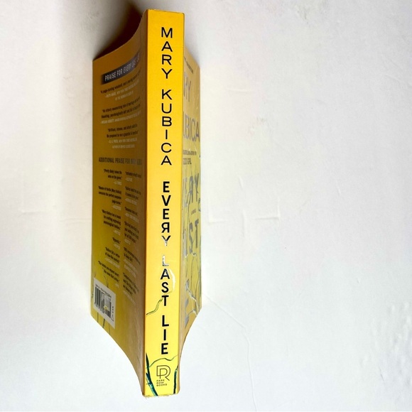 ´Every Last Lie', a Novel by Mary Kubica - Picture 4 of 6